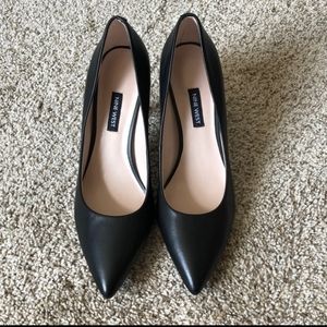 Nine West Fifth 9x9 black leather pointed toe heel
